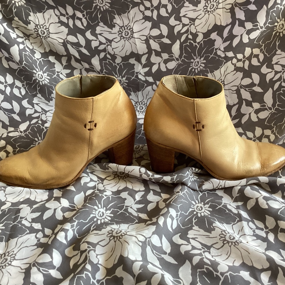 Alberto Fermani Cream Leather Heel Boot